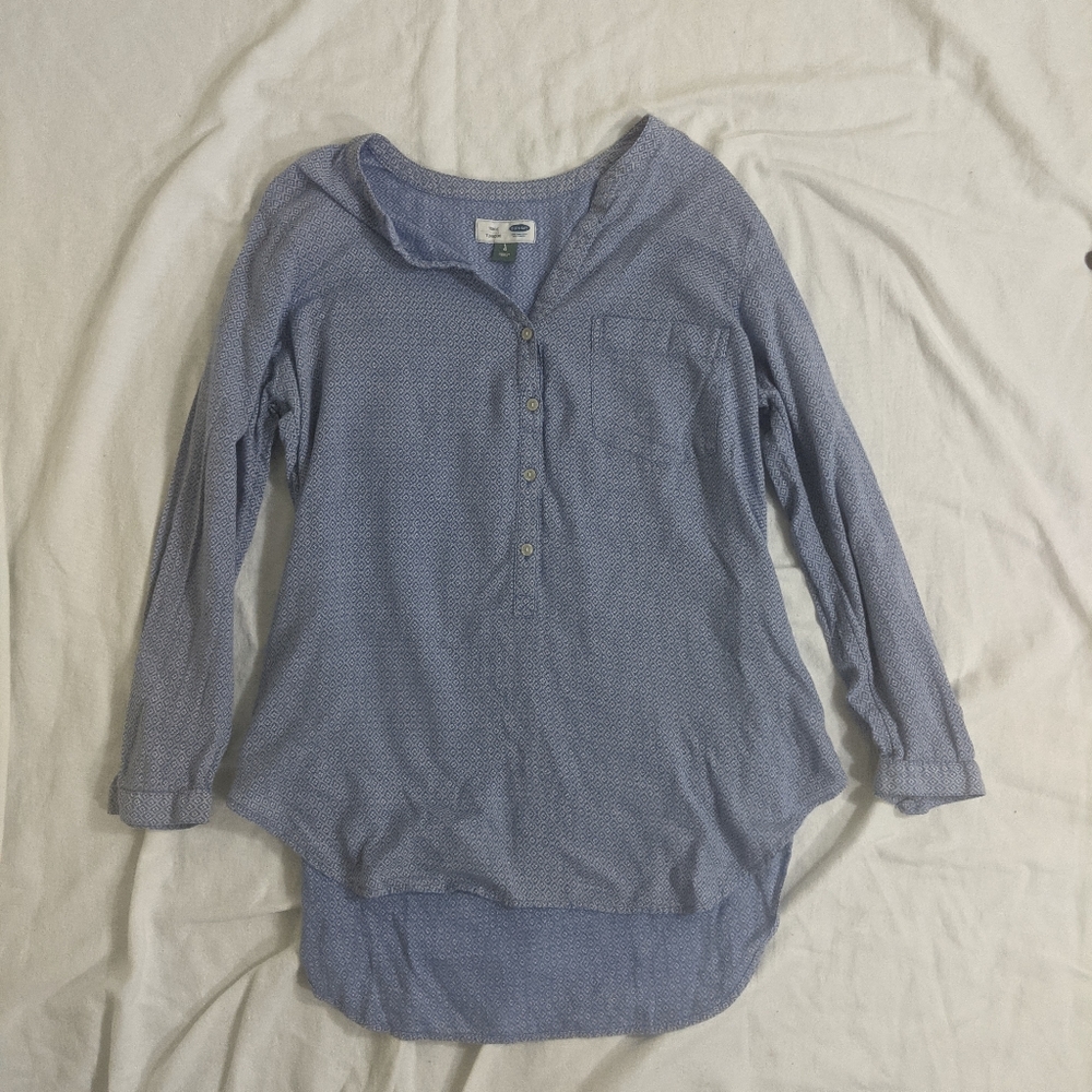 ⭐ Old Navy size L patterned blue tunic